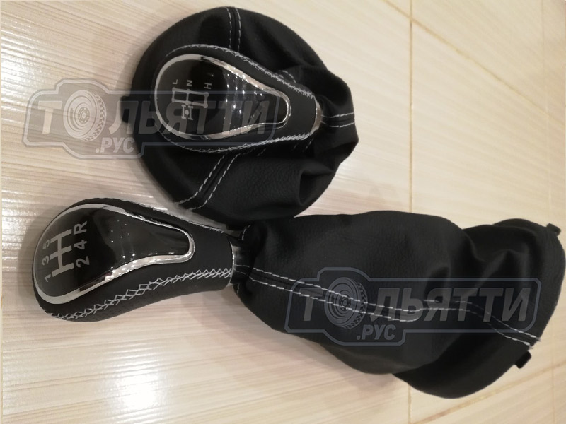 Рукоятка КПП и РКП Шевроле Нива с чехлами в чёрной коже в стиле Веста хром